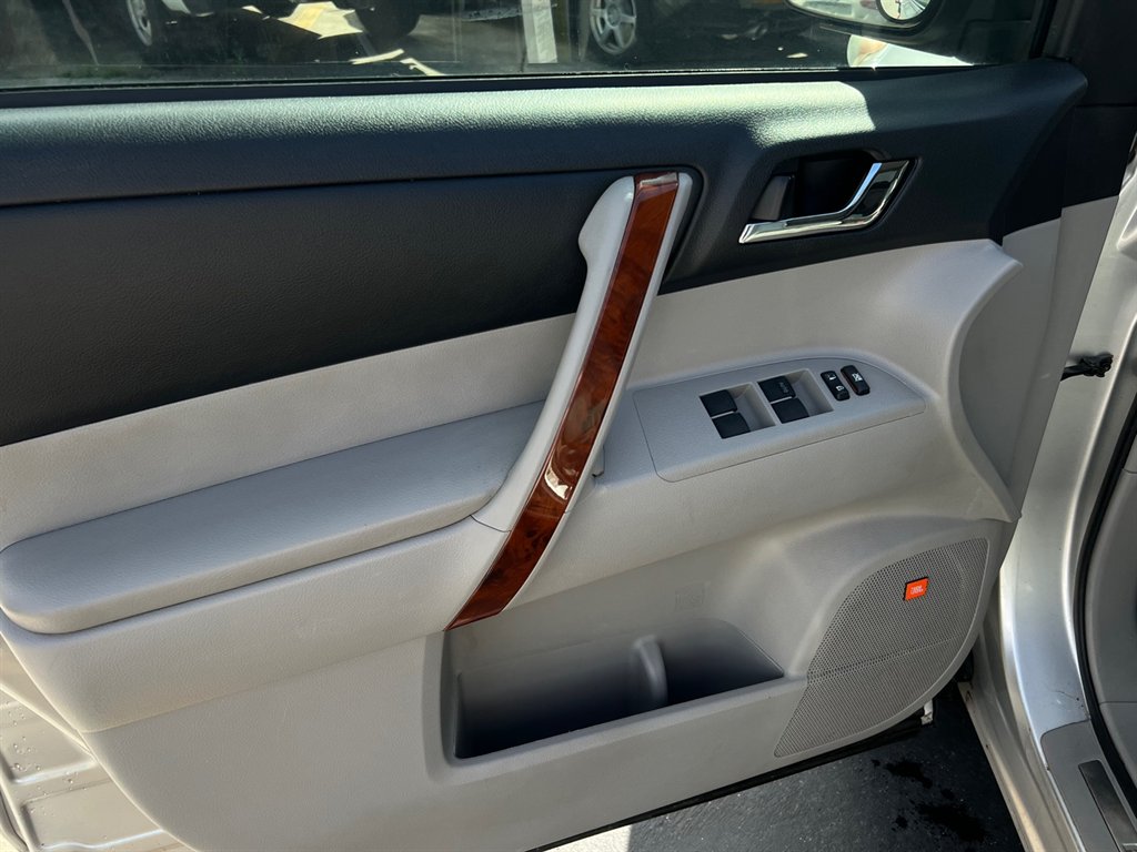 2012 Toyota Highlander Limited photo