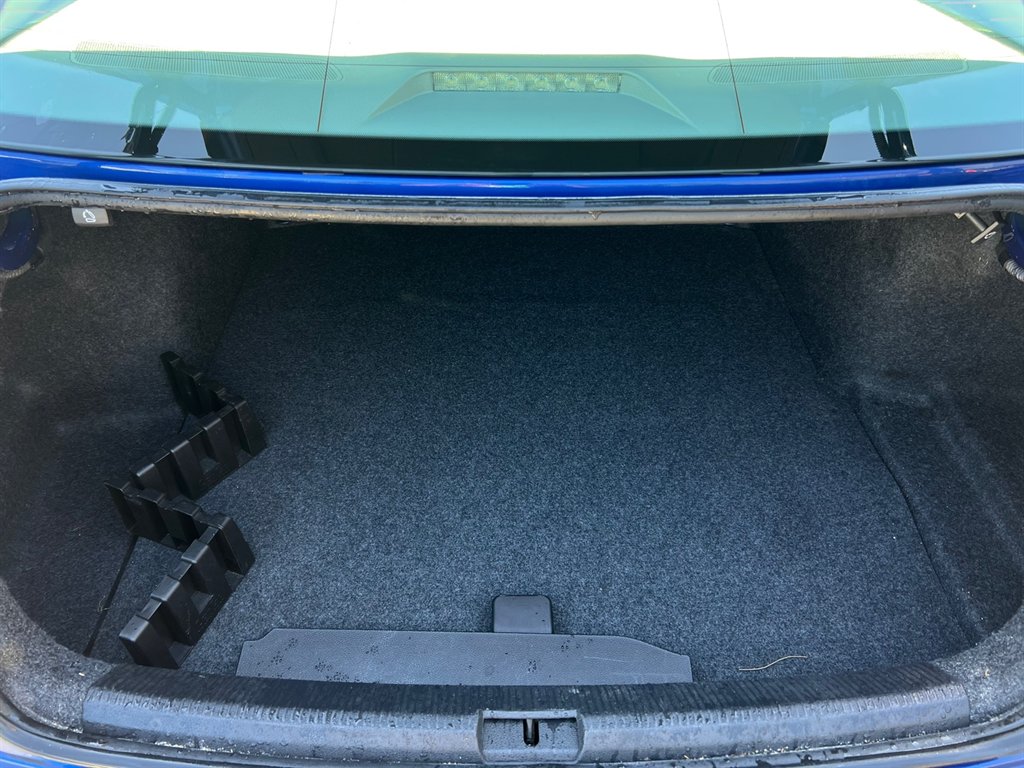 2016 Volkswagen Passat SEL photo