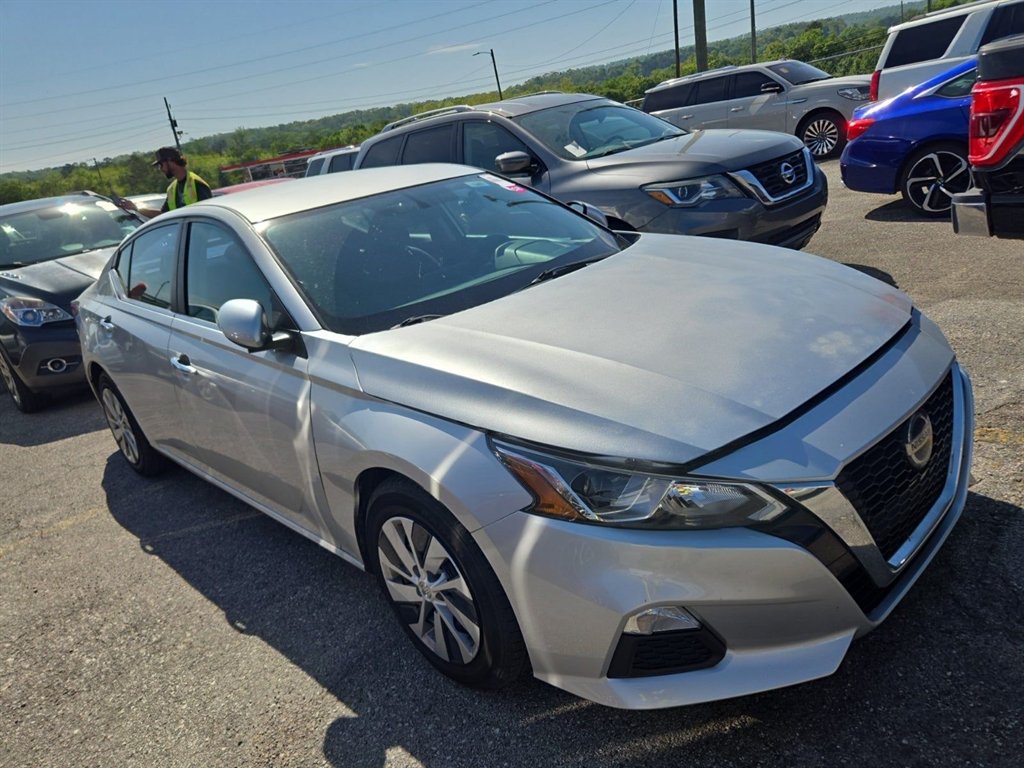 2019 Nissan Altima S photo