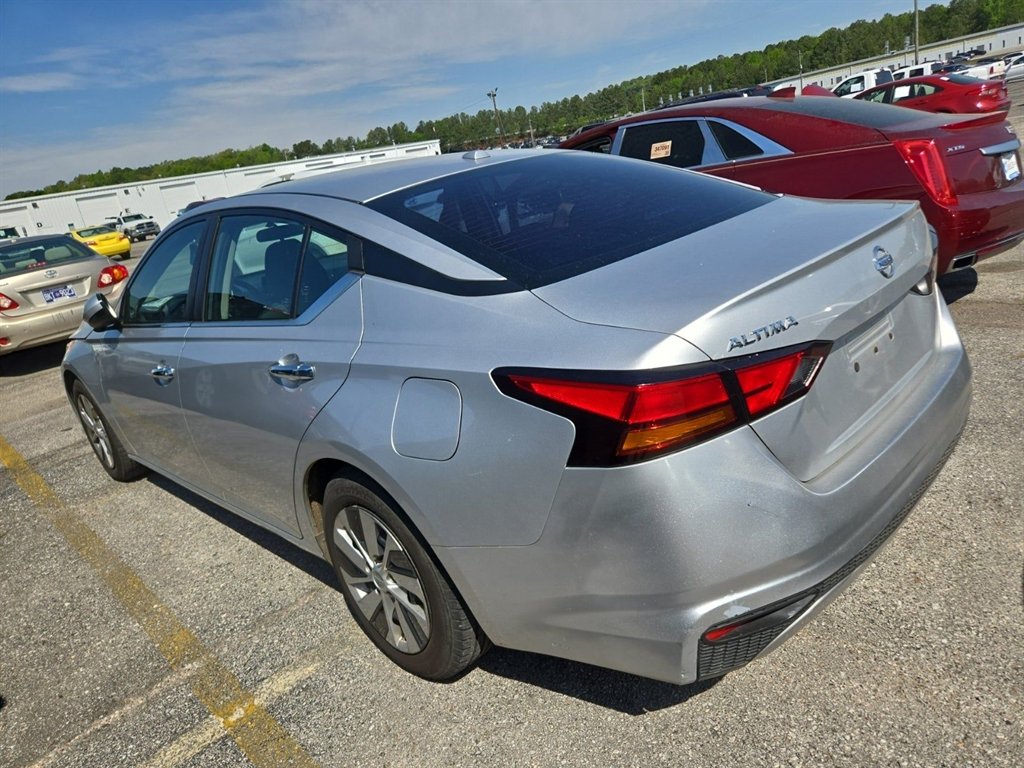 2019 Nissan Altima S photo