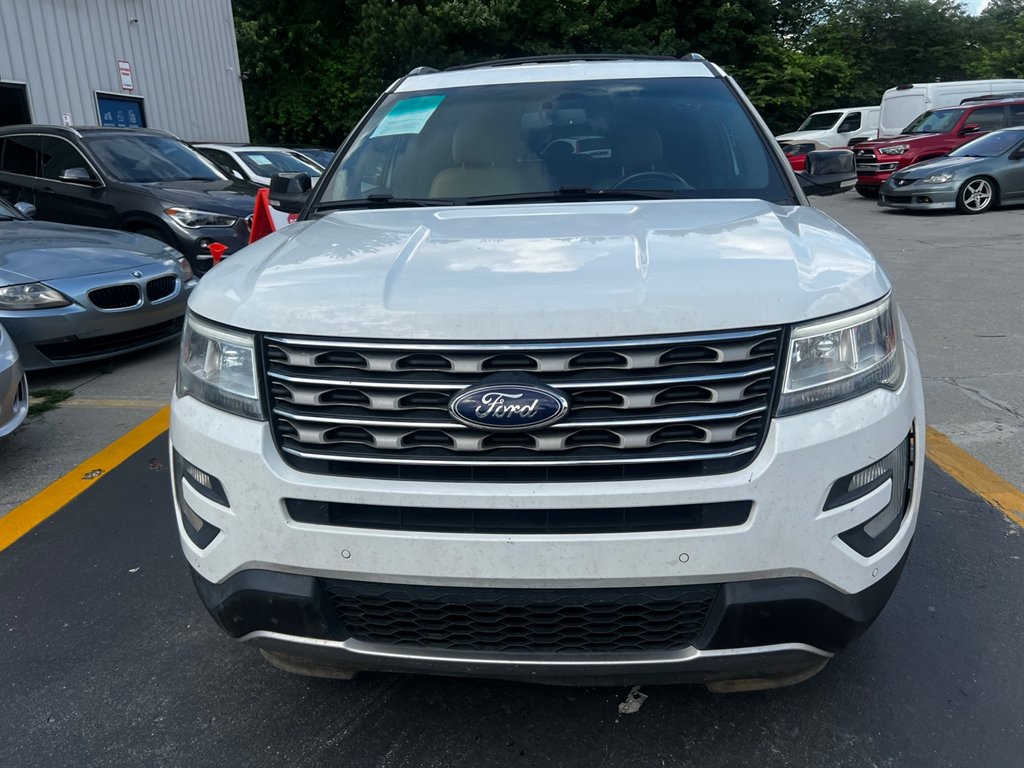 2017 Ford Explorer - $8,995