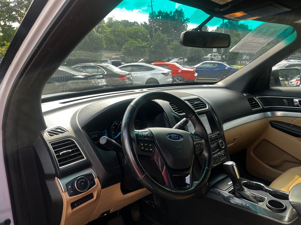 2017 Ford Explorer - $8,995