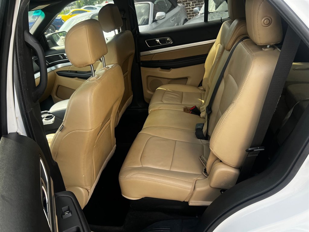 2017 Ford Explorer - $8,995