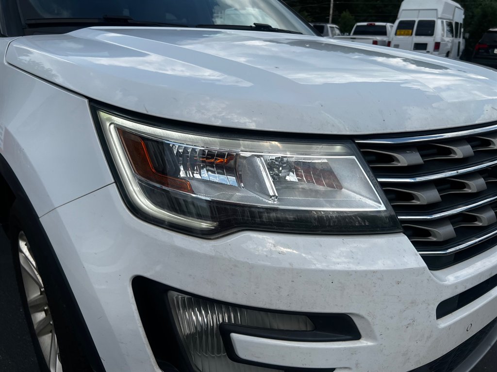 2017 Ford Explorer - $8,995