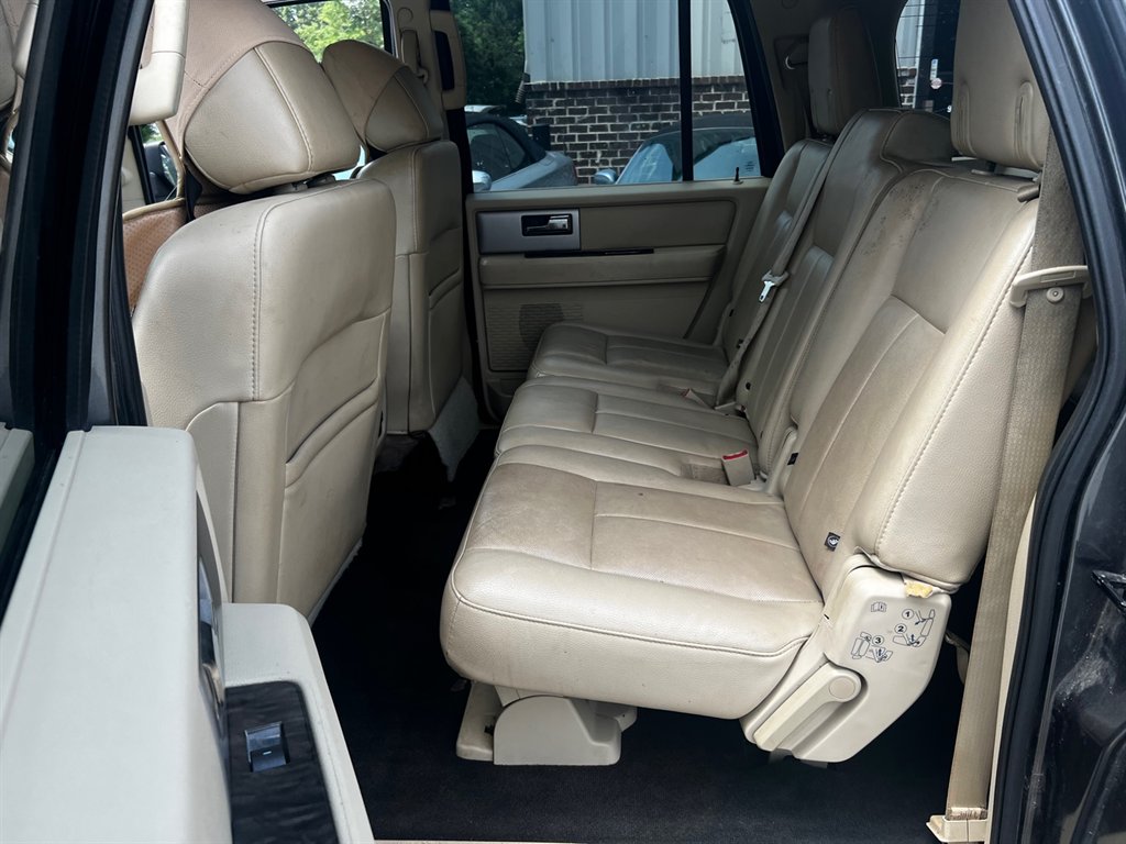 2015 Ford Expedition - $11,995
