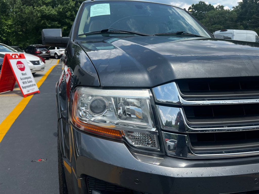 2015 Ford Expedition - $11,995