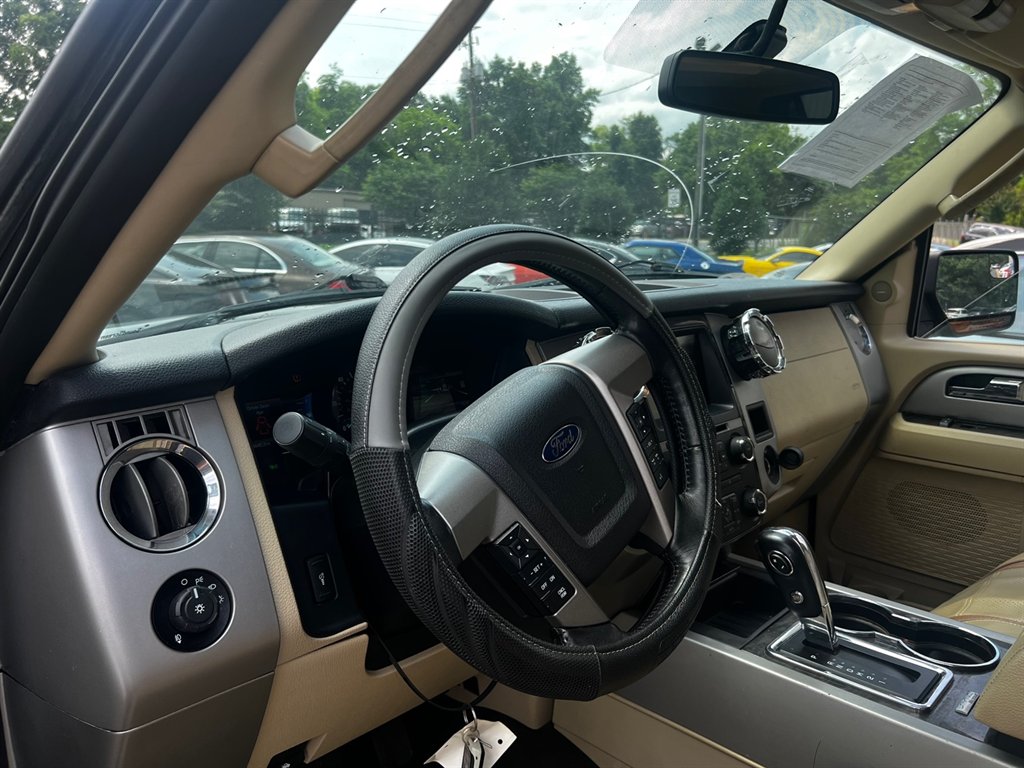 2015 Ford Expedition - $11,995