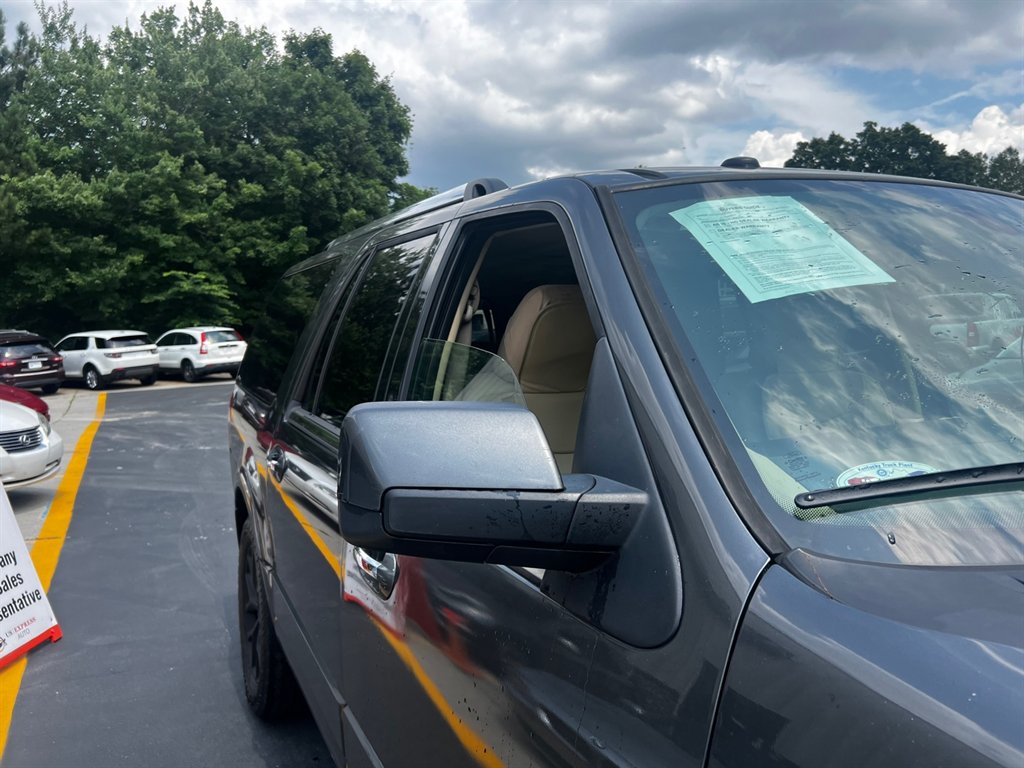 2015 Ford Expedition - $11,995