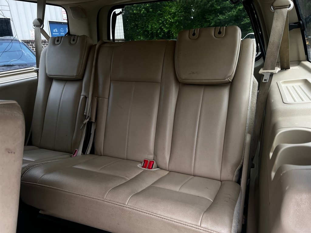 2015 Ford Expedition - $11,995