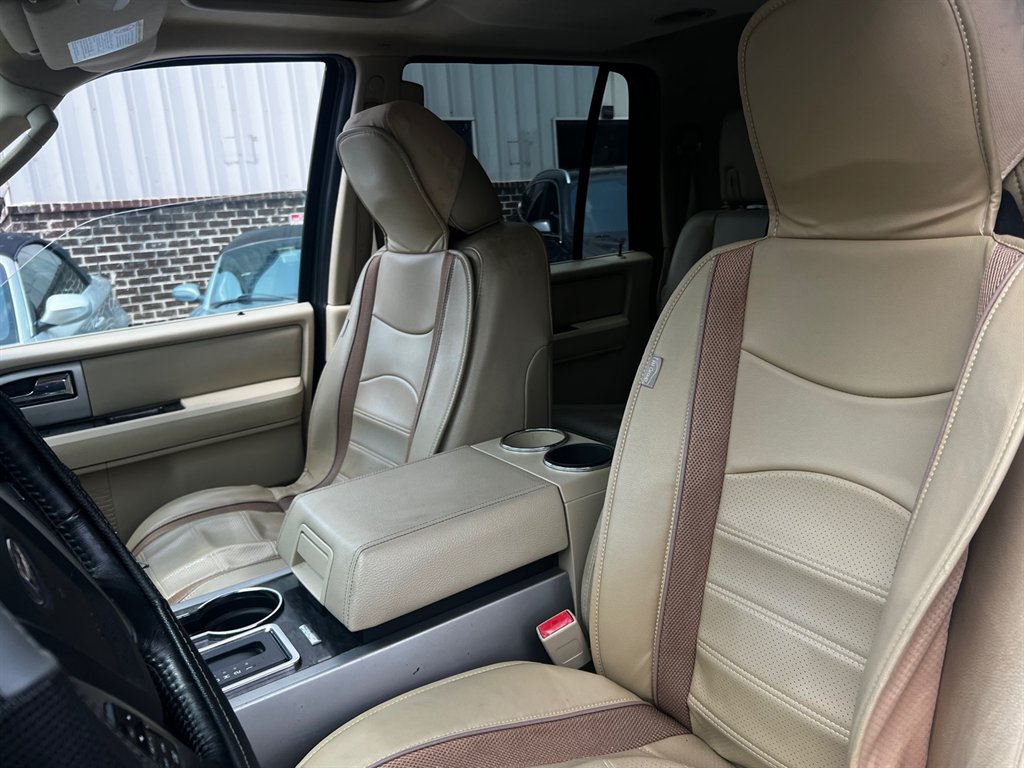2015 Ford Expedition - $11,995