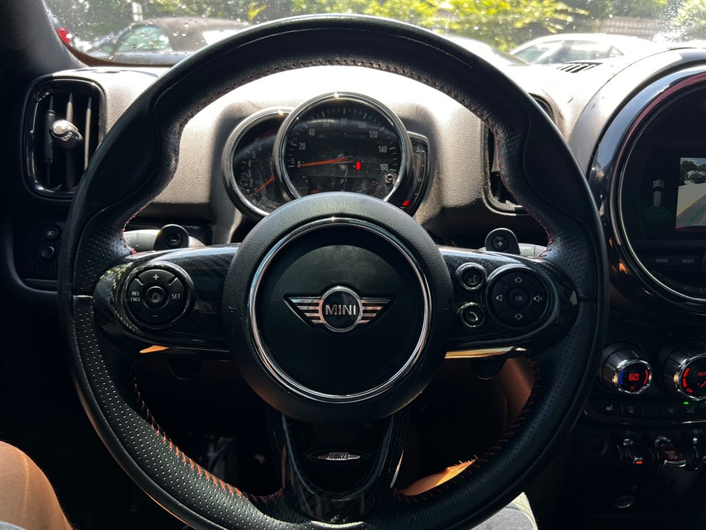2017 Mini Clubman Base S ALL4 photo 37