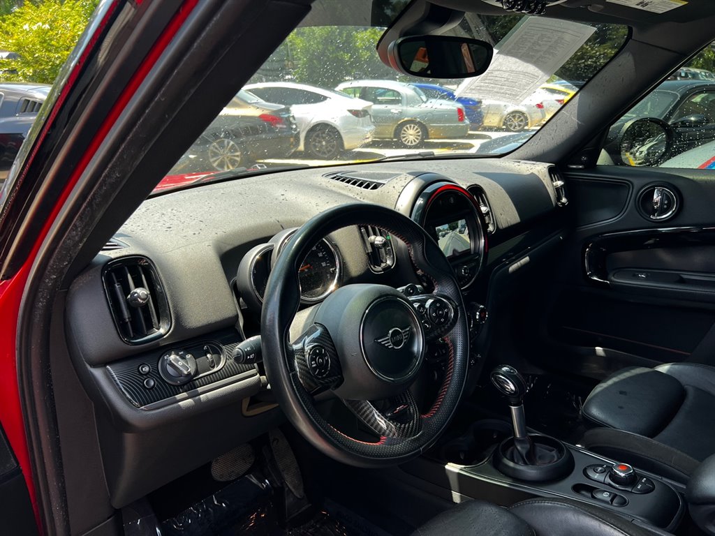 2017 Mini Clubman Base S ALL4 photo 33