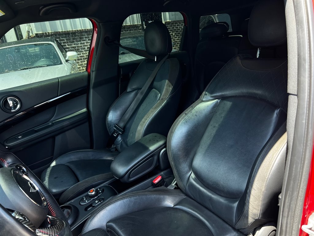 2017 Mini Clubman Base S ALL4 photo 34