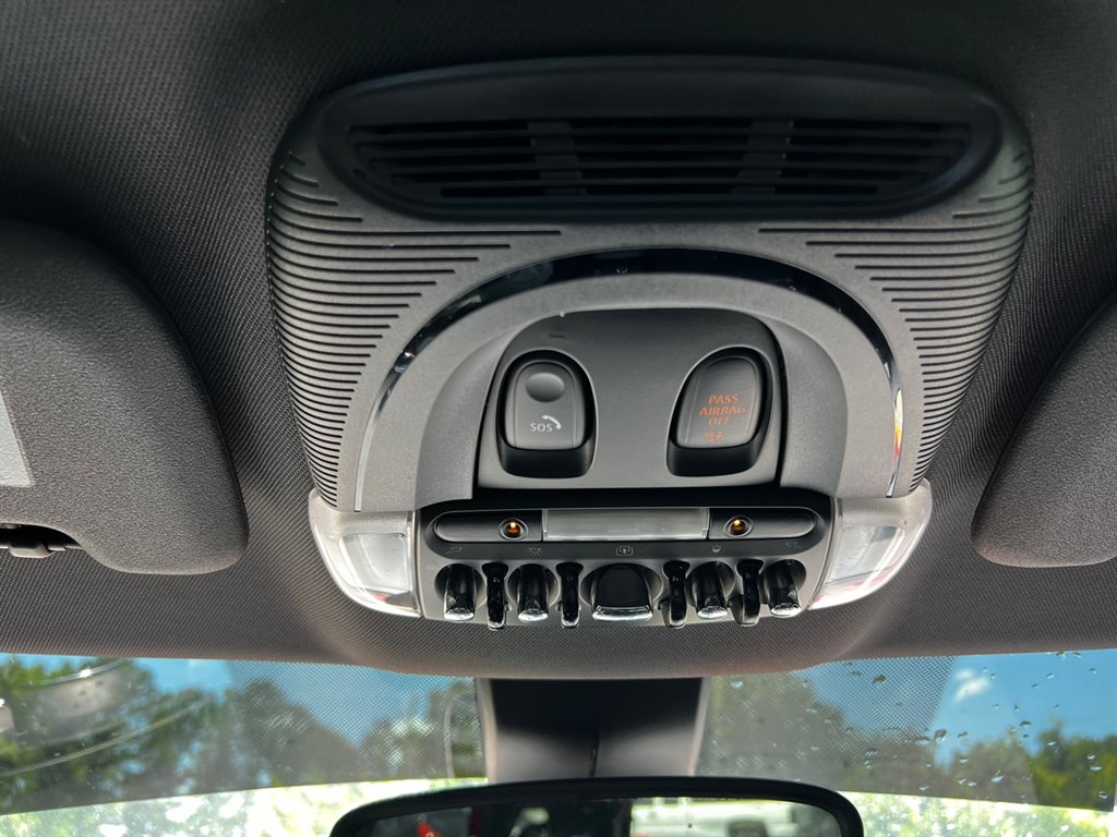 2017 Mini Clubman Base S ALL4 photo 40