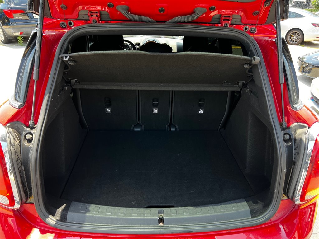2017 Mini Clubman Base S ALL4 photo 31