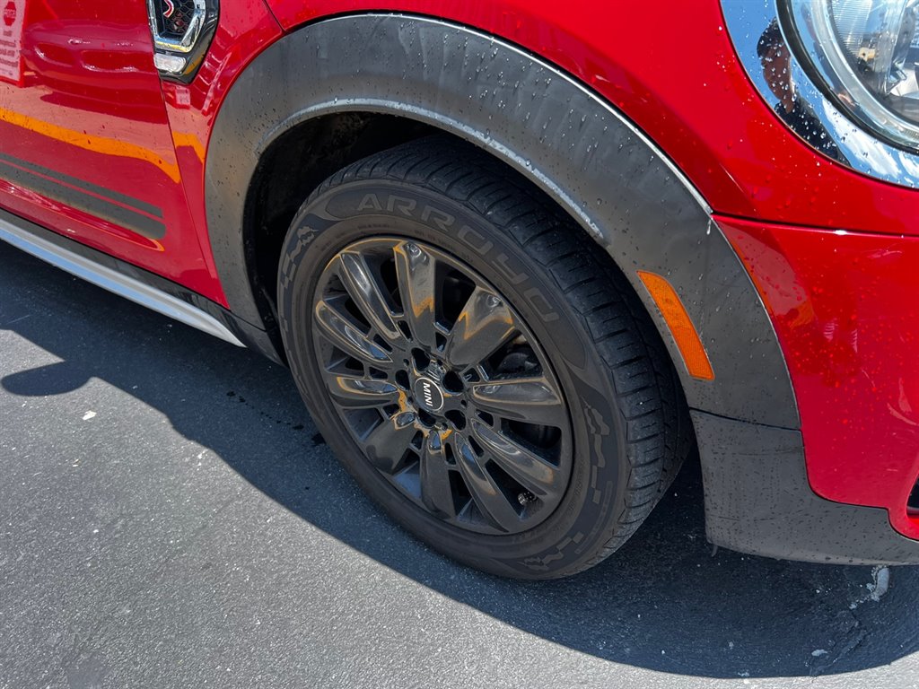 2017 Mini Clubman Base S ALL4 photo 28
