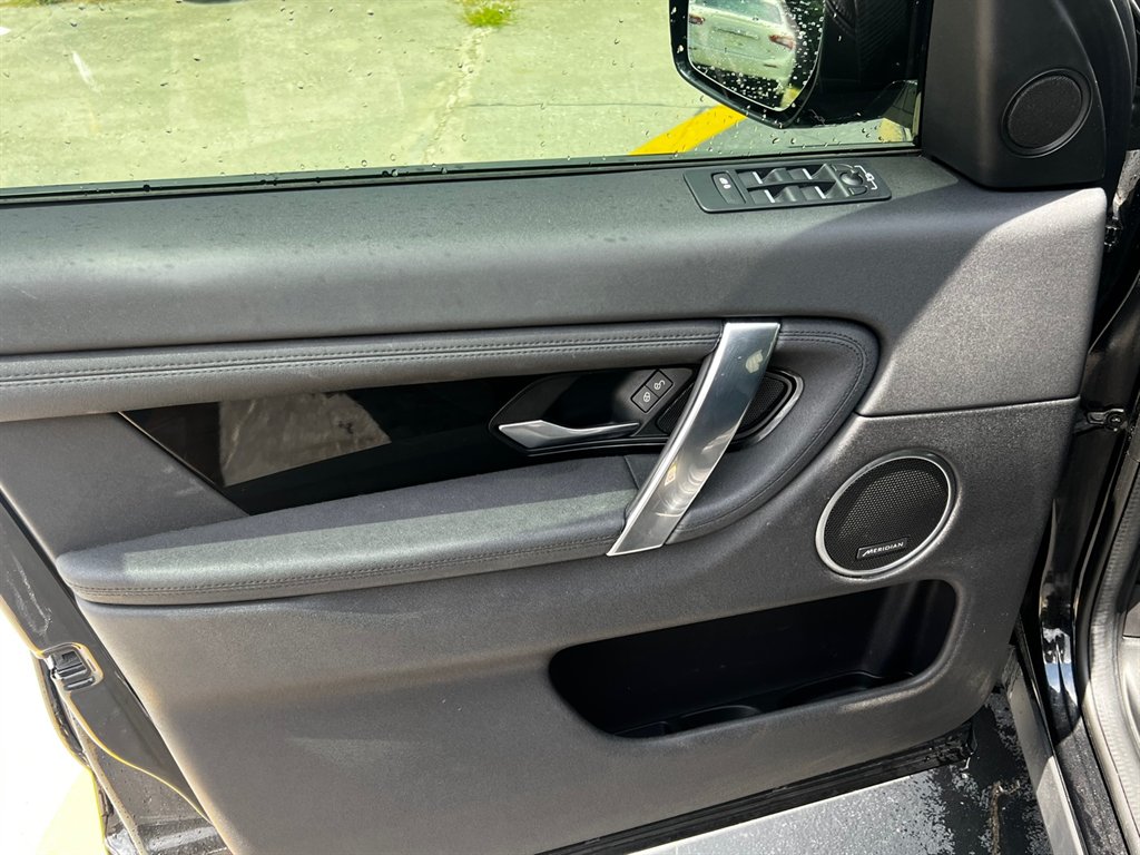 2020 Land Rover Discovery - $19,995