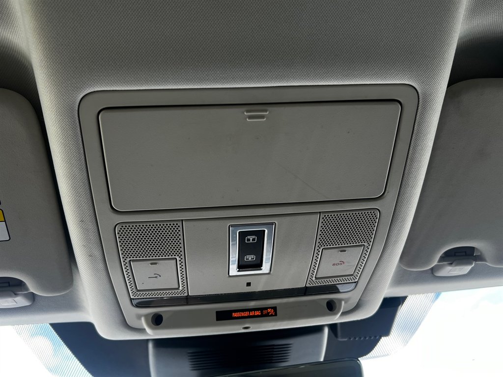 2020 Land Rover Discovery - $19,995