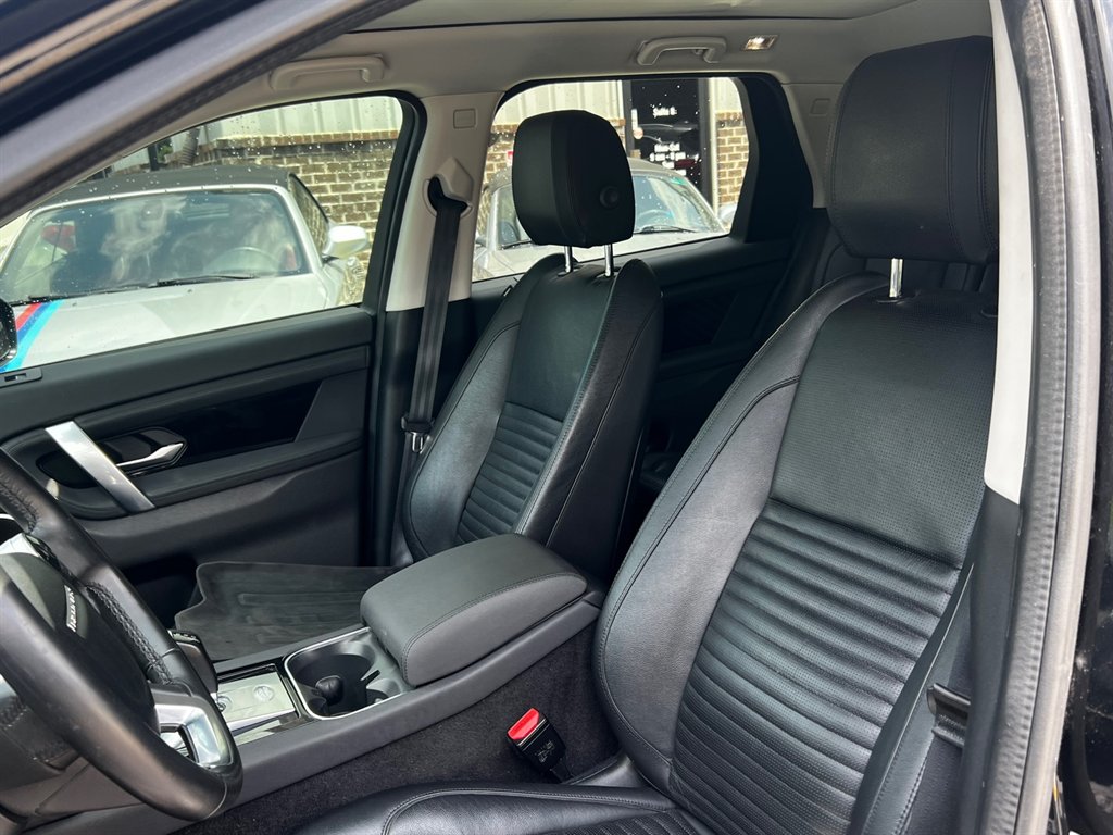 2020 Land Rover Discovery - $19,995