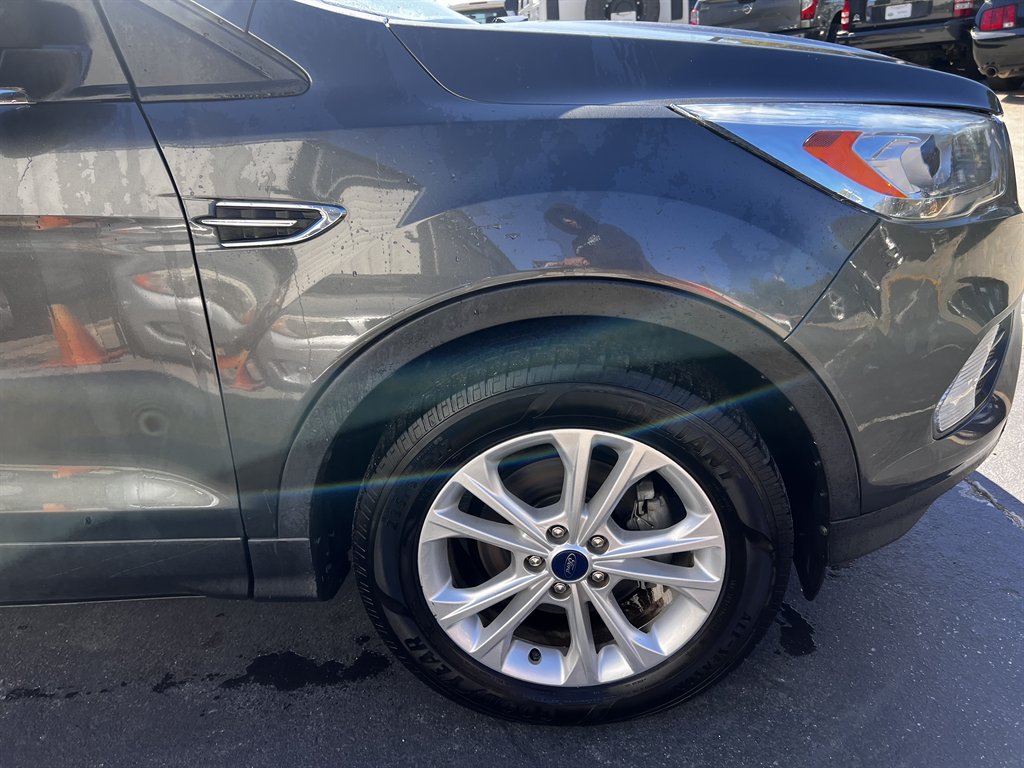 2018 Ford Escape - $8,995
