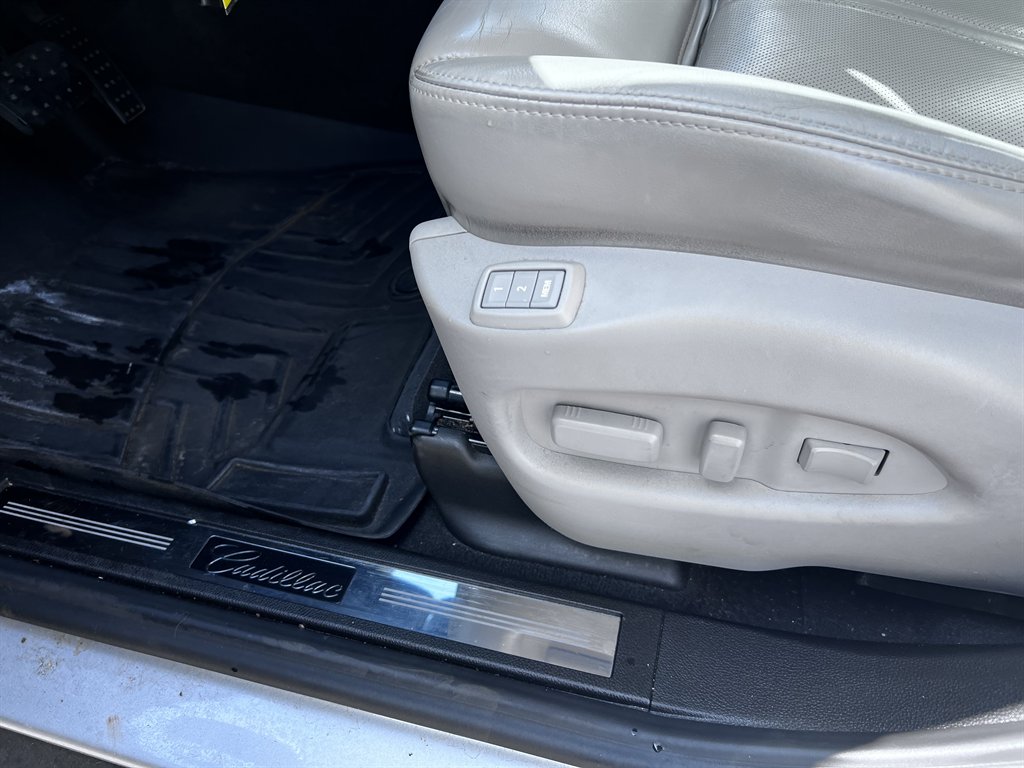 2014 Cadillac SRX - $9,995