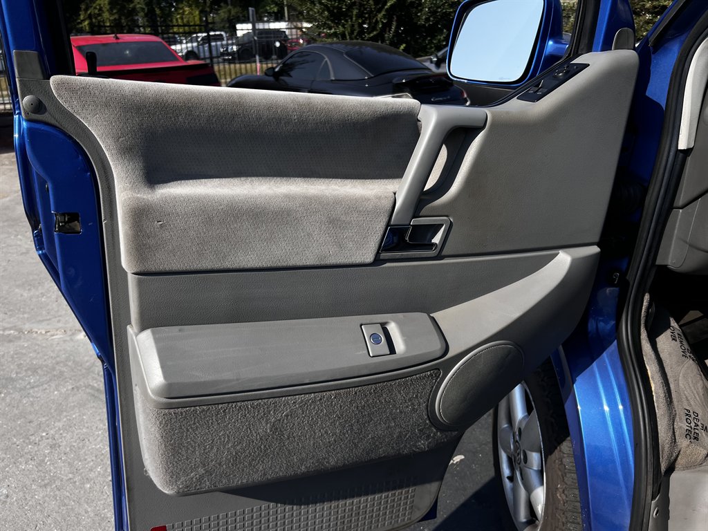 2003 Volkswagen Eurovan - $11,995