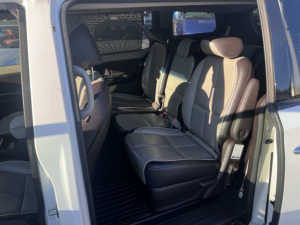 2016 Kia Sedona - $9,695
