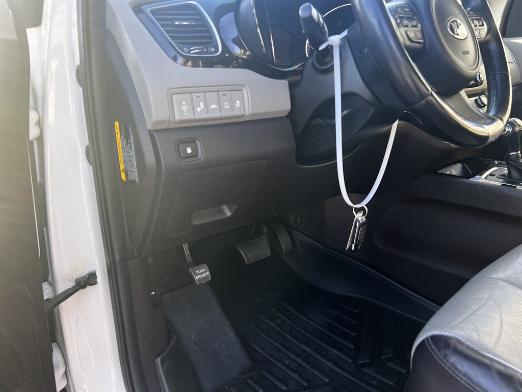 2016 Kia Sedona - $9,695