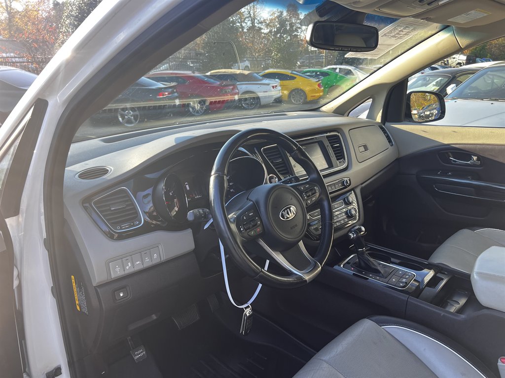 2016 Kia Sedona - $9,695