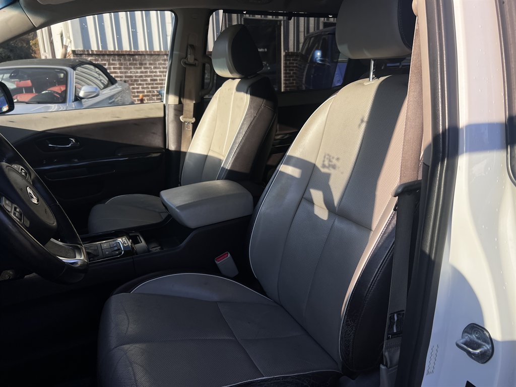 2016 Kia Sedona - $9,695