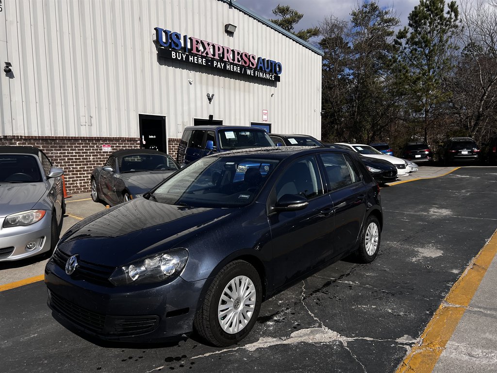 2014 Volkswagen Golf - $7,995