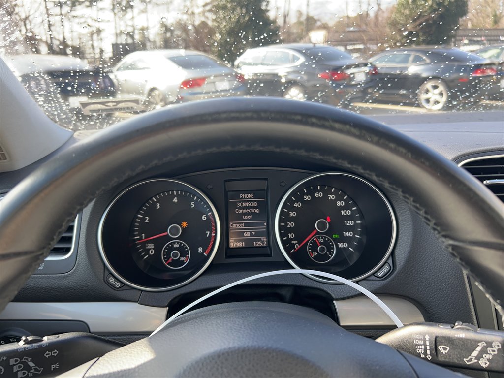 2014 Volkswagen Golf - $7,995