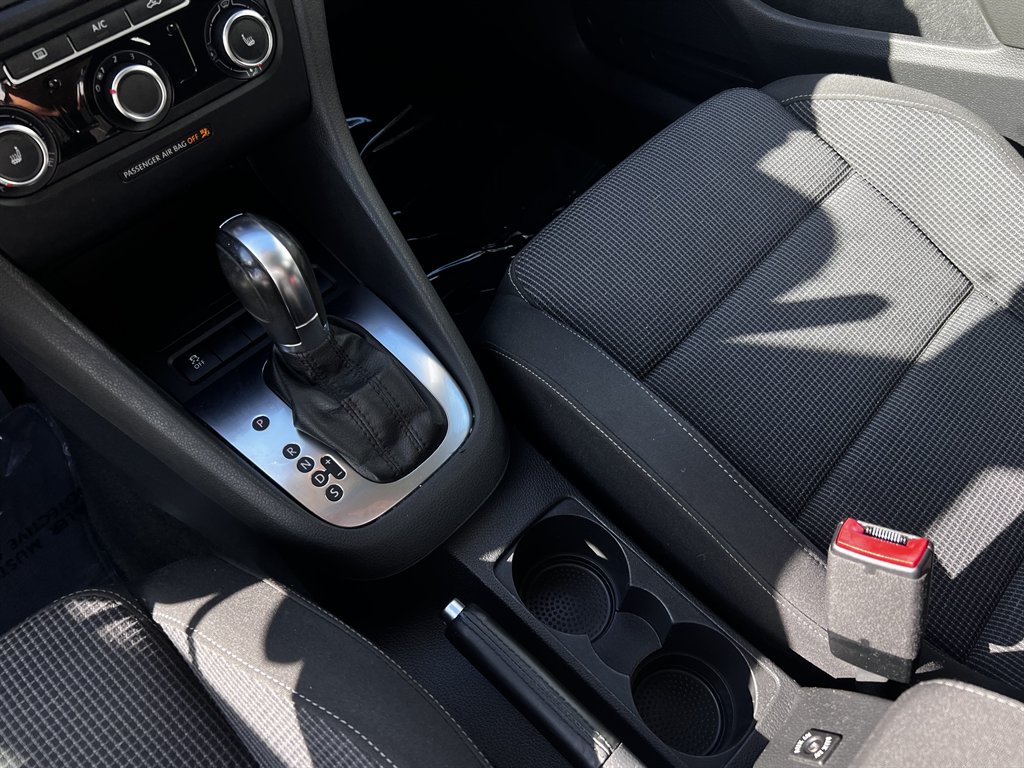 2014 Volkswagen Golf - $7,995