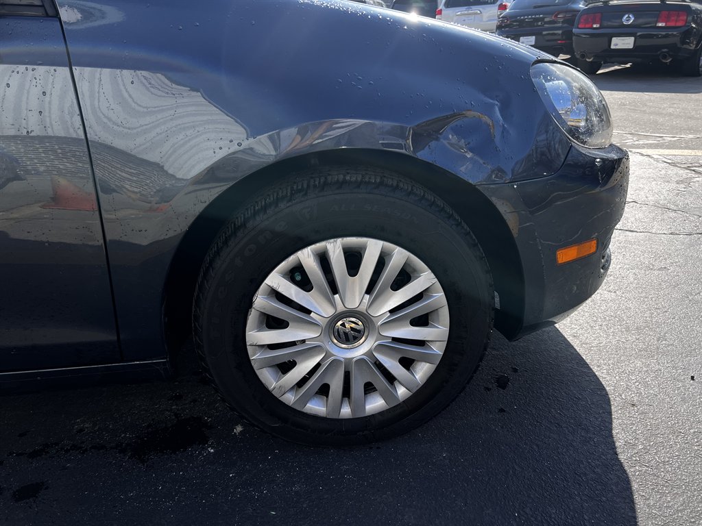 2014 Volkswagen Golf - $7,995