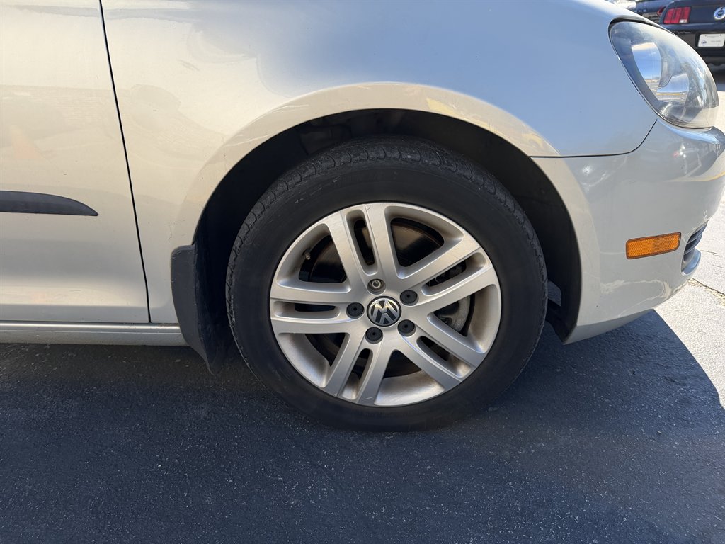 2011 Volkswagen Jetta - $5,995