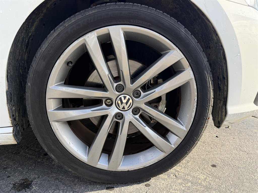 2017 Volkswagen Passat - $7,995