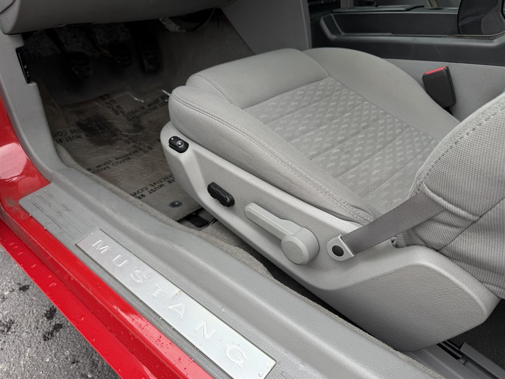 2007 Ford Mustang - $15,995