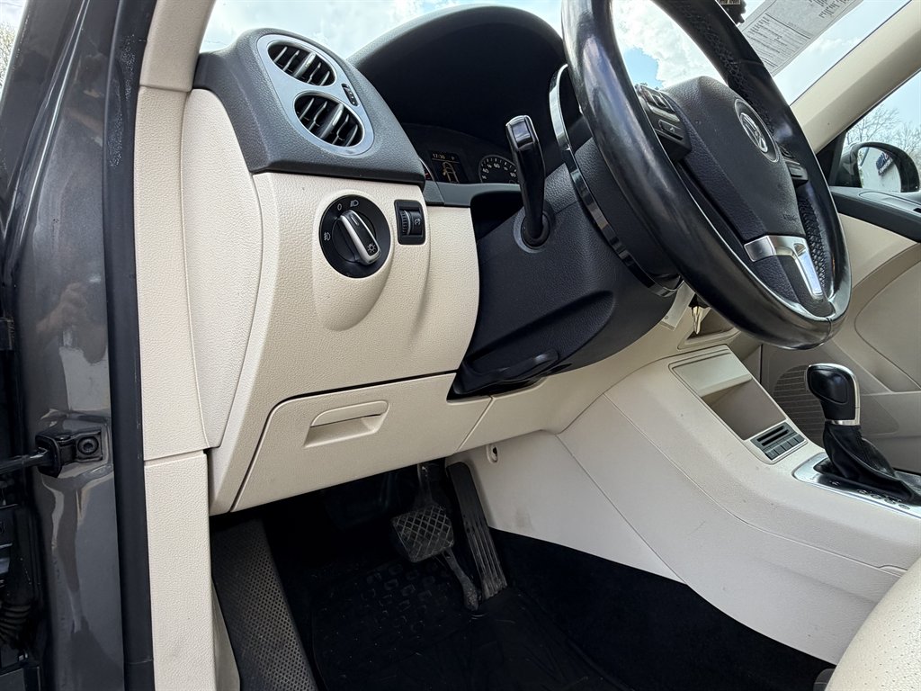 2013 Volkswagen Tiguan - $7,995