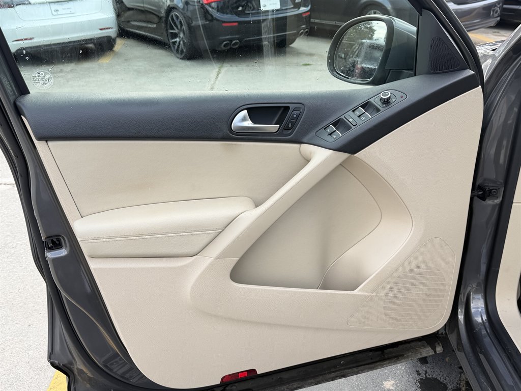 2013 Volkswagen Tiguan - $7,995