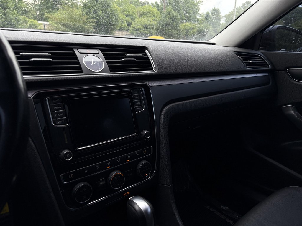 2017 Volkswagen Passat - $7,995