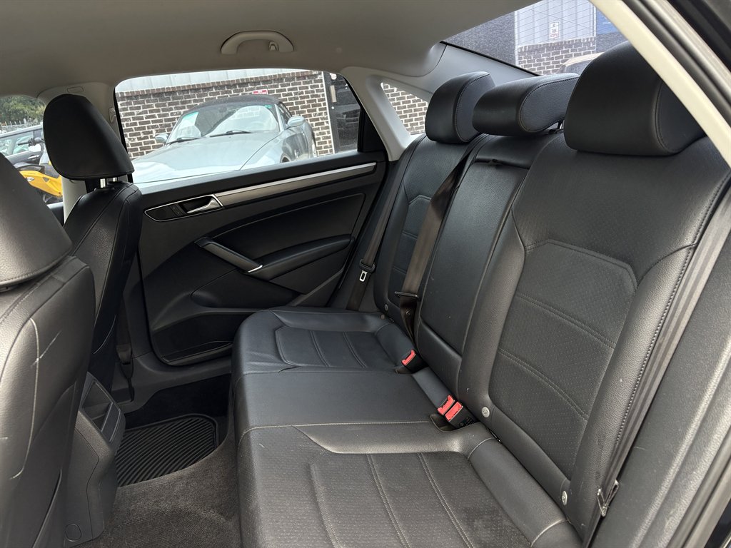 2017 Volkswagen Passat - $7,995