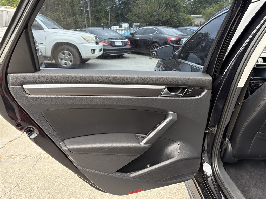 2017 Volkswagen Passat - $7,995