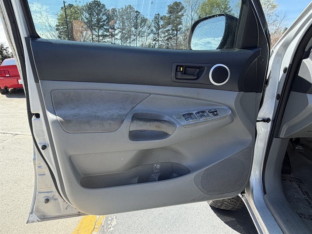 2006 Toyota Tacoma - $13,995