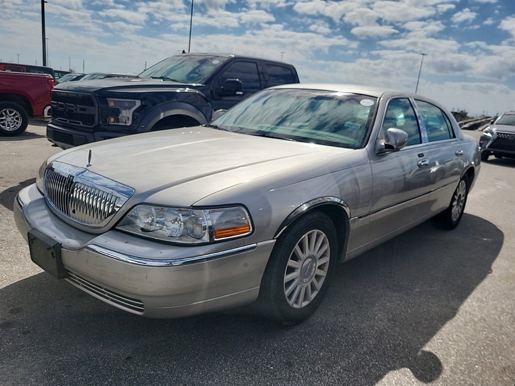 2003 Lincoln Town Car - $9,995