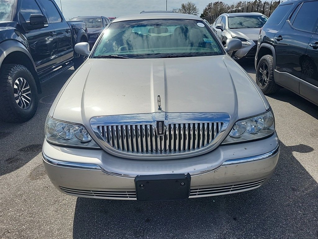 2003 Lincoln Town Car - $9,995