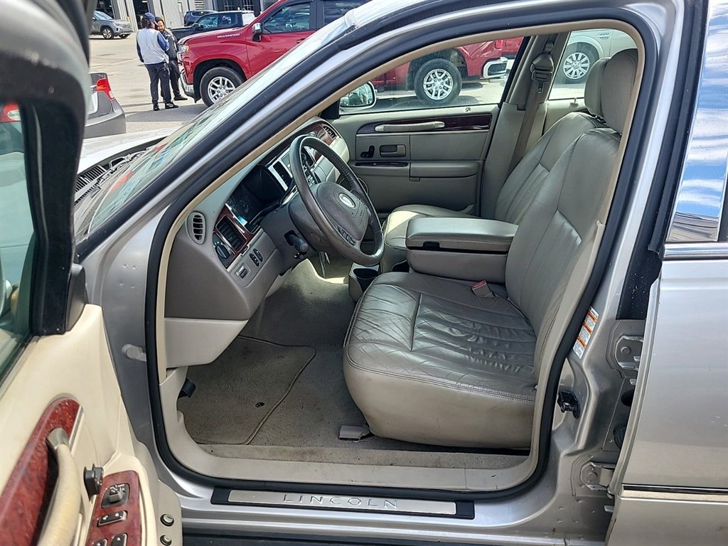 2003 Lincoln Town Car - $9,995