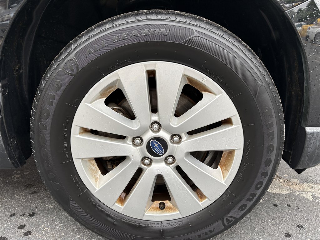 2017 Subaru Outback - $10,995