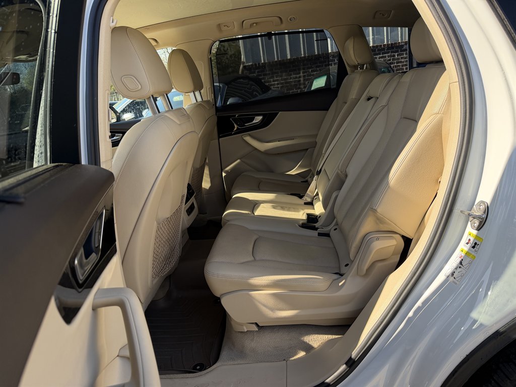 2017 Audi Q7 - $14,995