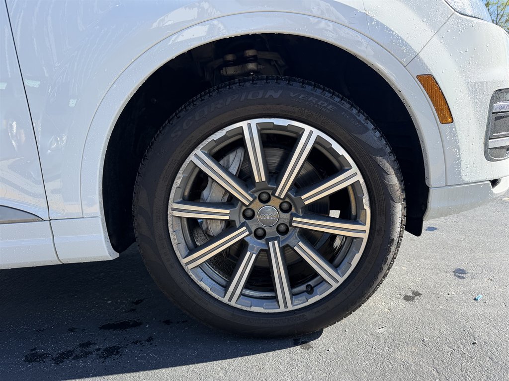 2017 Audi Q7 - $14,995