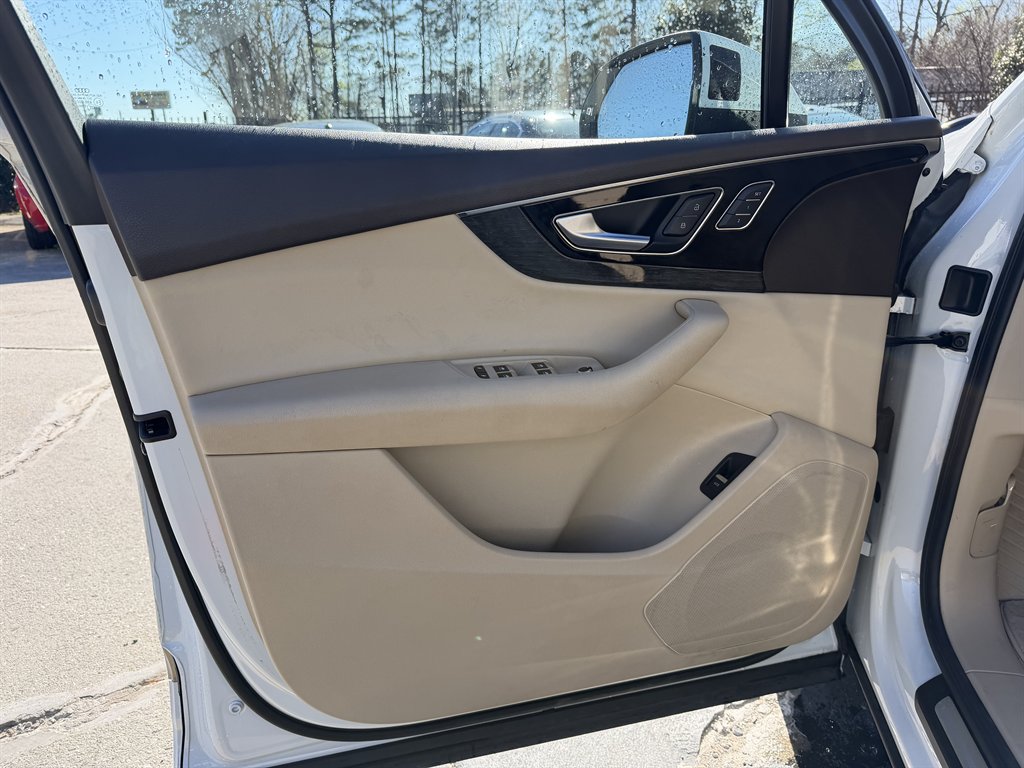 2017 Audi Q7 - $14,995